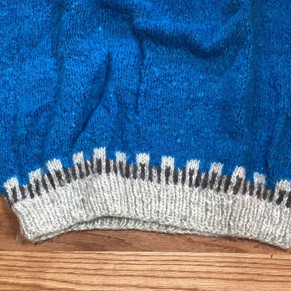 Handsome Blue Norwegian Designed Crewneck Sweater HandKnit Homespun 100%!Wool. - Picture 3 of 6